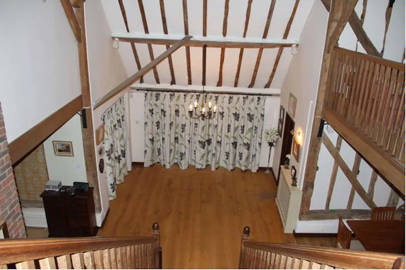 Beams at Film location L628 in Kent (photo 11)