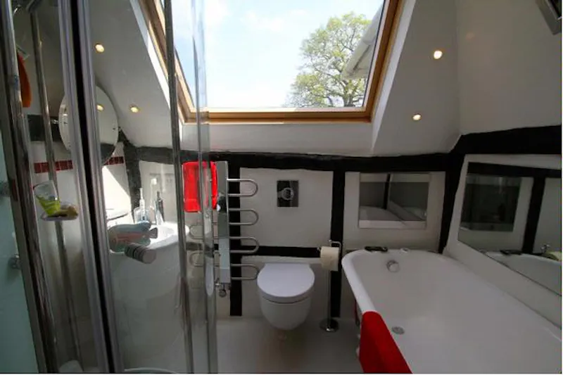 Bathroom at Film location C812 in West Sussex (photo 24)