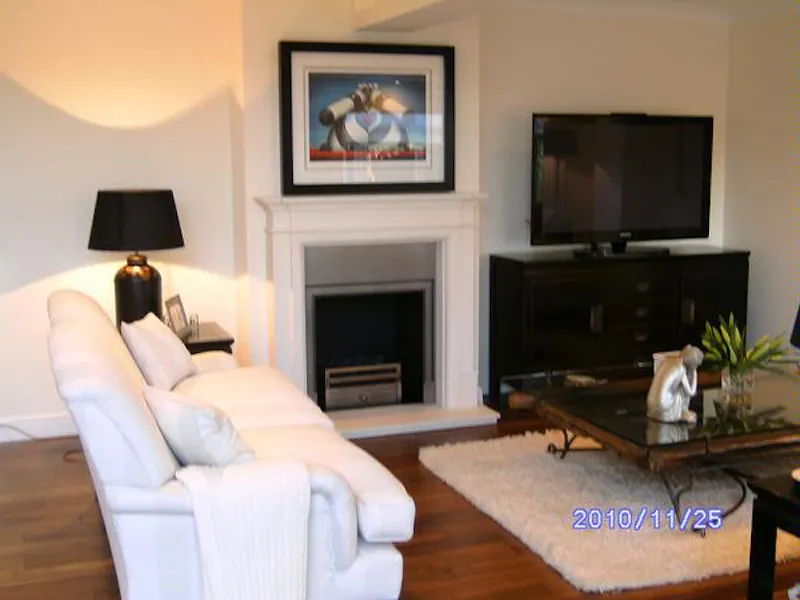 Film location D2065 in Surrey (photo 4)