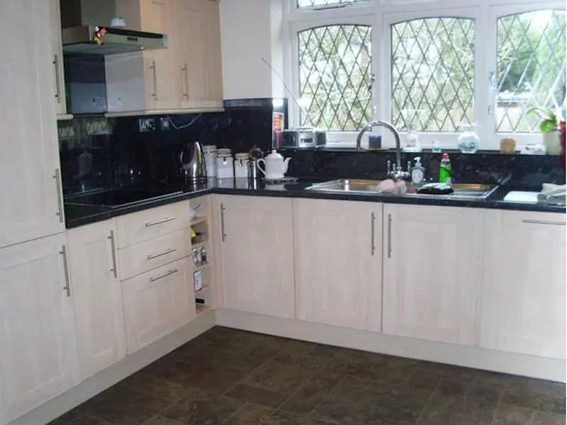 Kitchen at Film location D2066 in London (photo 8)