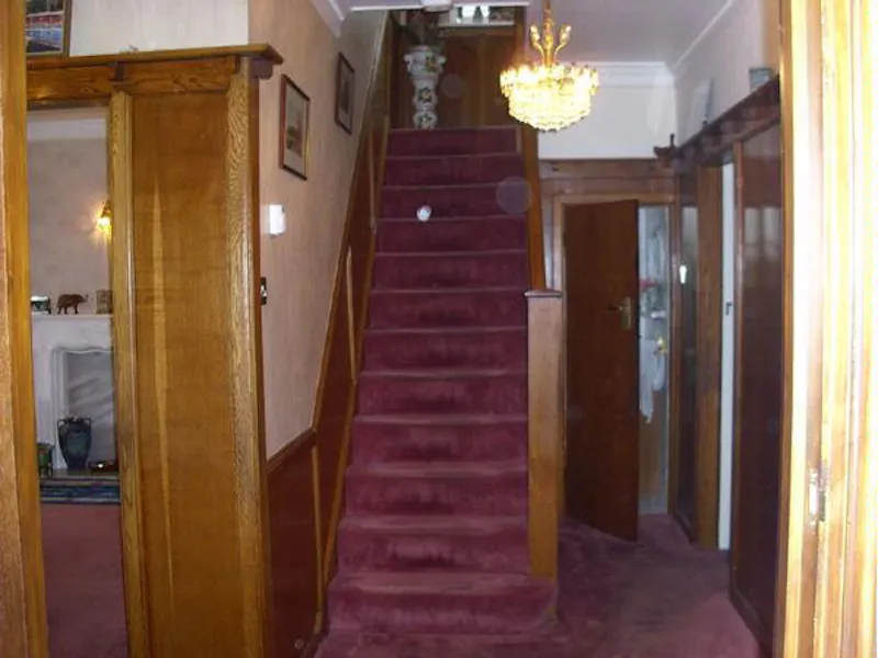 Staircase at Film location D2066 in London (photo 12)
