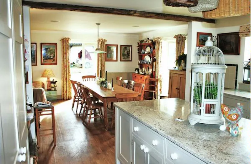 Dining room at Farmhouse near Alton, A1261 (photo 3)