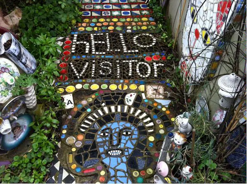 Quirky Dulwich home museum, Q51 (photo 2)