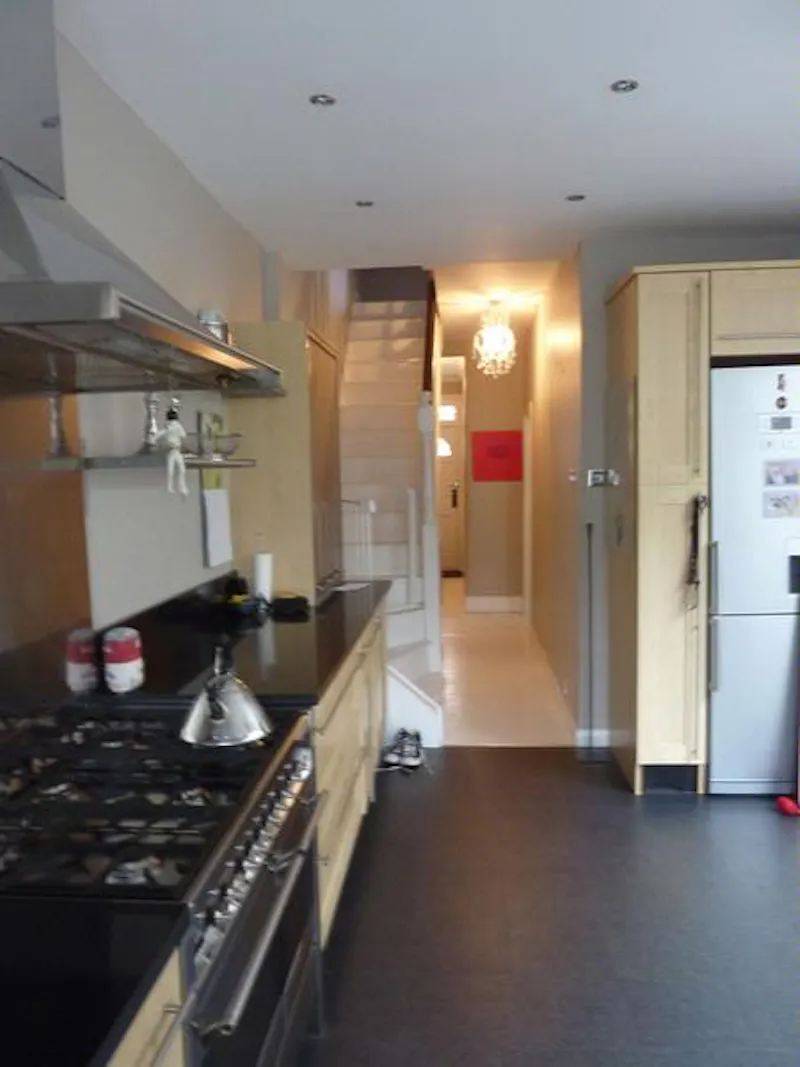 Brentford family house, B1210 (photo 3)