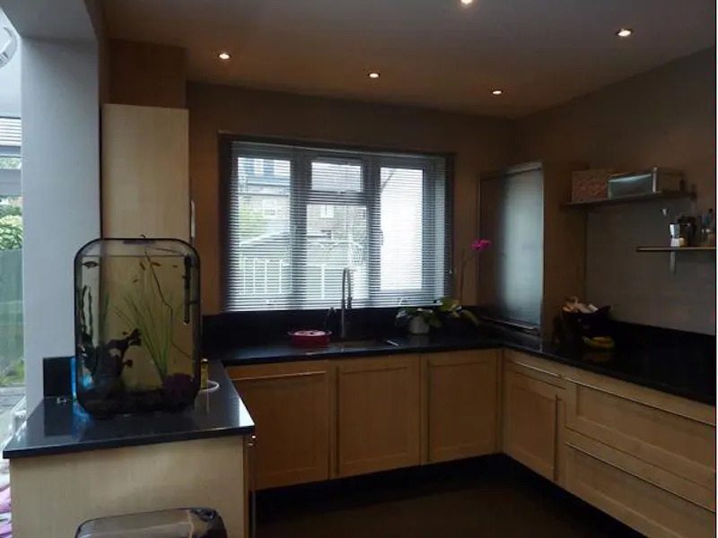 Brentford family house, B1210 (photo 6)