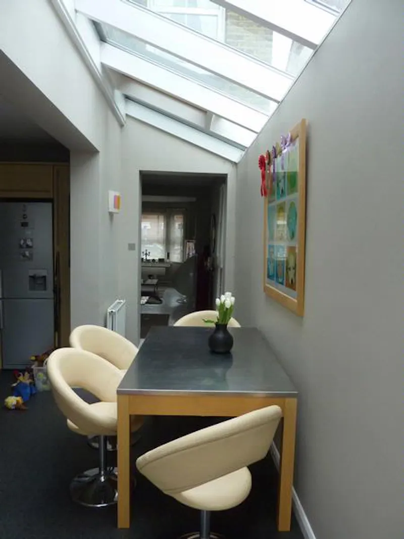 Dining room at Brentford family house, B1210 (photo 7)