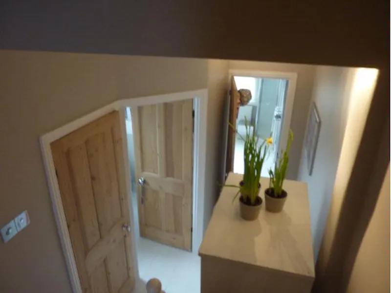 Brentford family house, B1210 (photo 15)