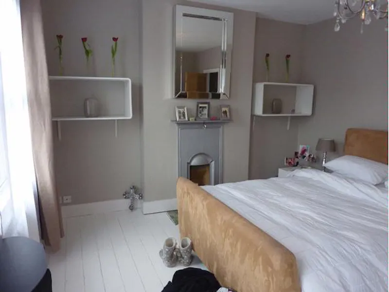 Bedroom at Brentford family house, B1210 (photo 17)
