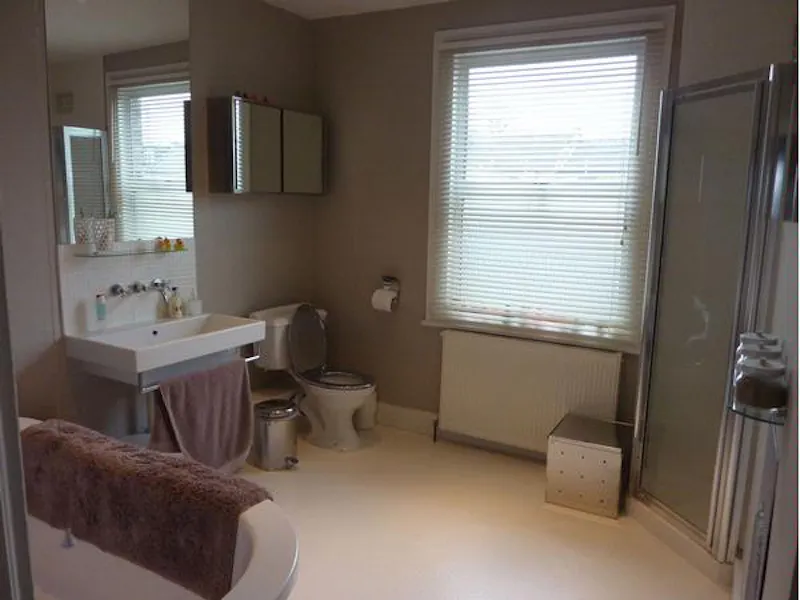 Brentford family house, B1210 (photo 19)