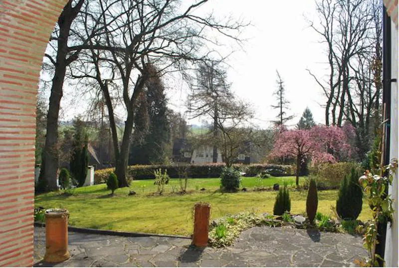 Film location D2068 in Surrey (photo 22)