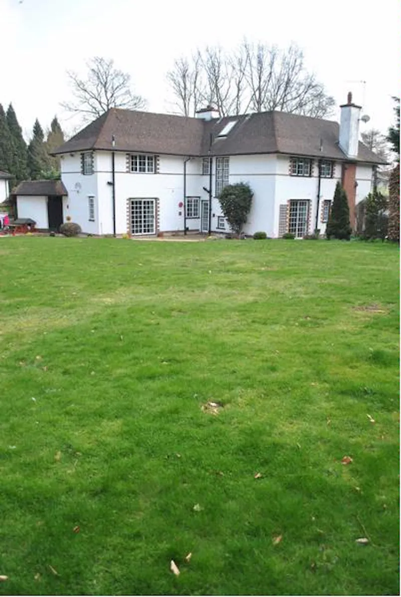 Film location D2068 in Surrey (photo 26)