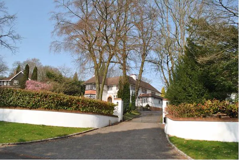 Film location D2068 in Surrey (photo 30)