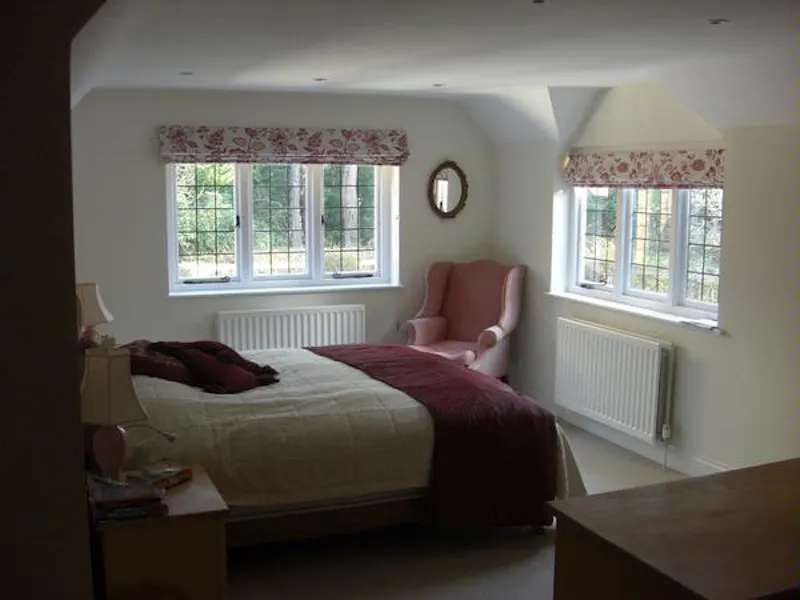 Bedroom at Film location E350 in Surrey (photo 9)