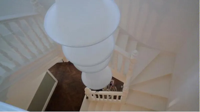 Staircase at Golders Green Family home, B1558 (photo 6)