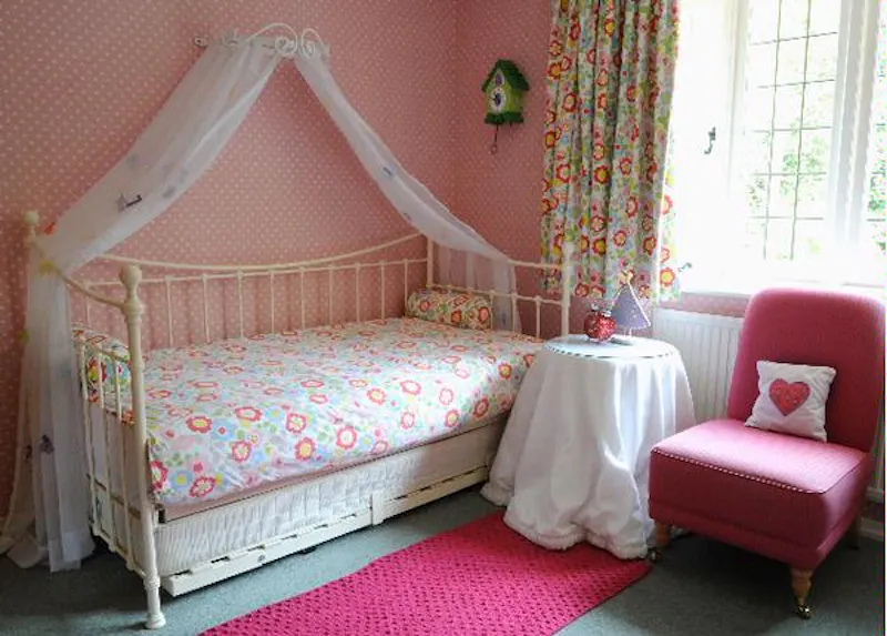 Bedroom - child's at Old parsonage in Shackleford, D2069 (photo 11)