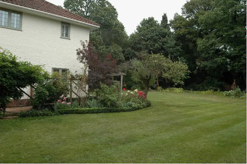 Old parsonage in Shackleford, D2069 (photo 23)