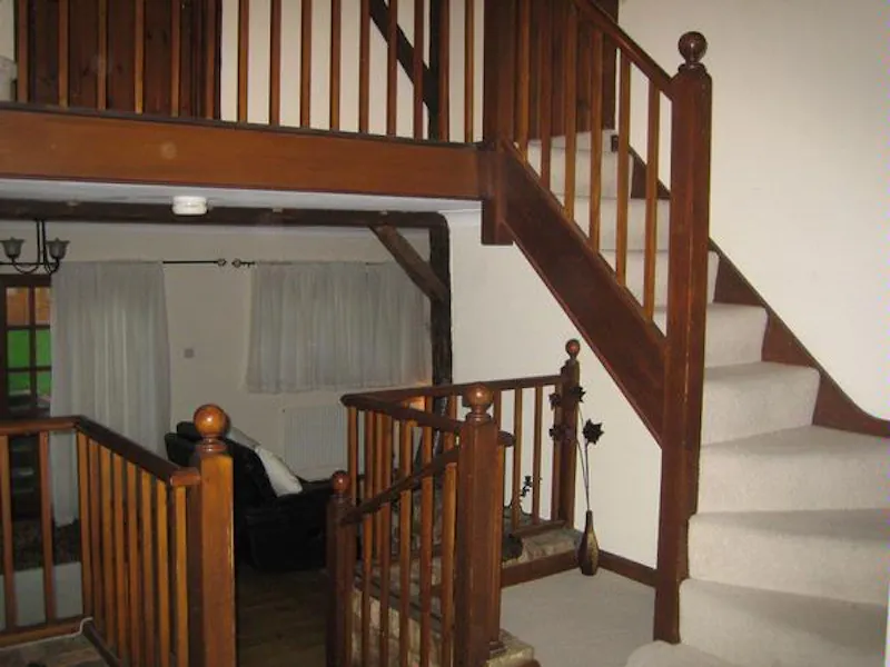 Staircase at Bed and breakfast near Heathrow, R760 (photo 4)
