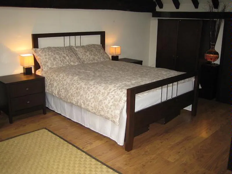Bedroom at Bed and breakfast near Heathrow, R760 (photo 10)
