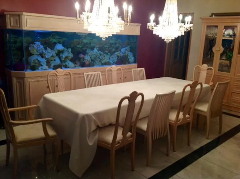 Dining room at Film location D2071 in London (photo 4)