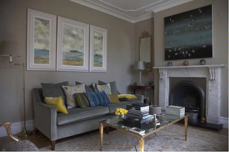 Fireplace at Film location E351 in London (photo 6)