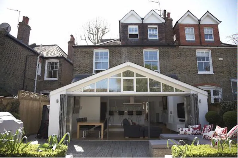 Conservatory at Film location E351 in London (photo 16)