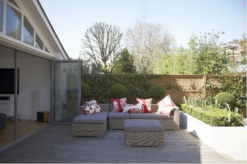 Terrace/Patio at Film location E351 in London (photo 17)