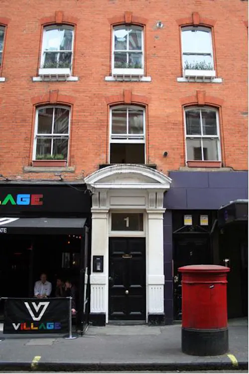 One bedroom Soho apartment, F990
