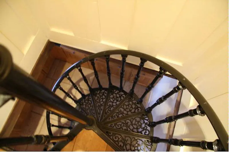 Staircase at Medieval merchants house in Sandwich, M277 (photo 41)
