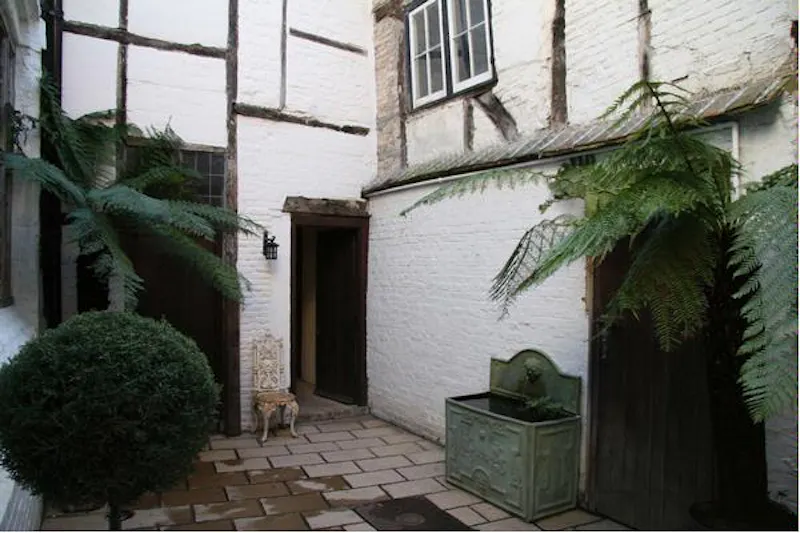 Medieval merchants house in Sandwich, M277 (photo 42)