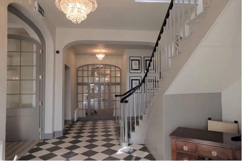 Entrance hall at Luxury Southam hotel and venue, R763 (photo 4)