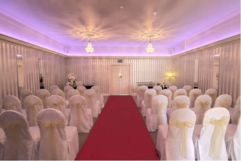 Luxury Southam hotel and venue, R763 (photo 9)