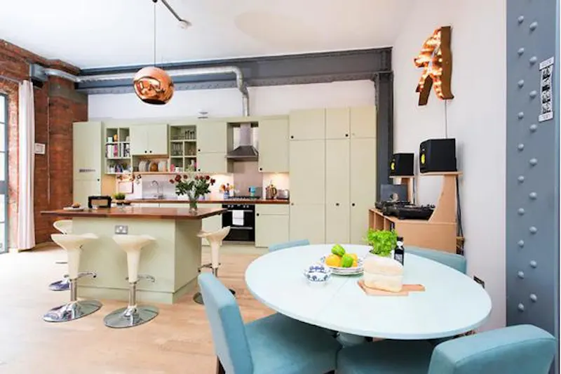 Dining room at Fawe Street loft apartment, F994 (photo 8)