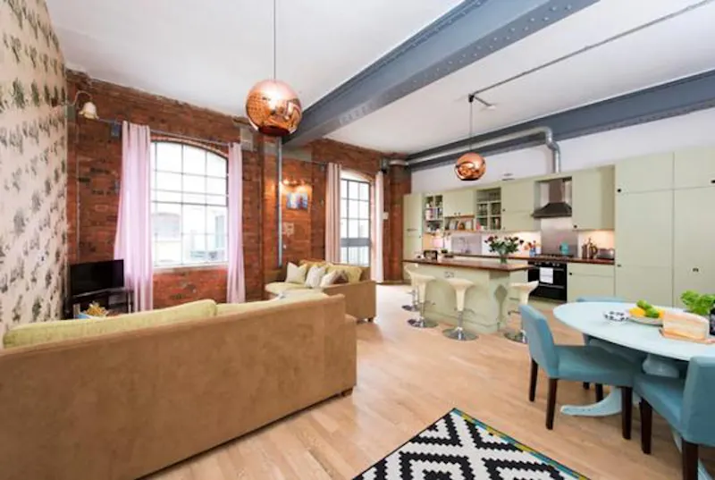 Exposed brick at Fawe Street loft apartment, F994 (photo 10)