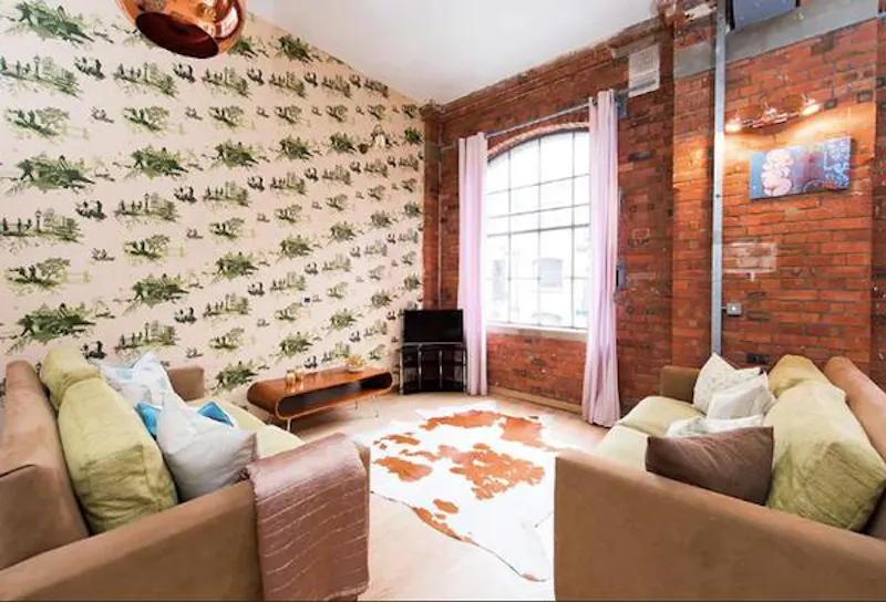Wallpaper at Fawe Street loft apartment, F994 (photo 11)