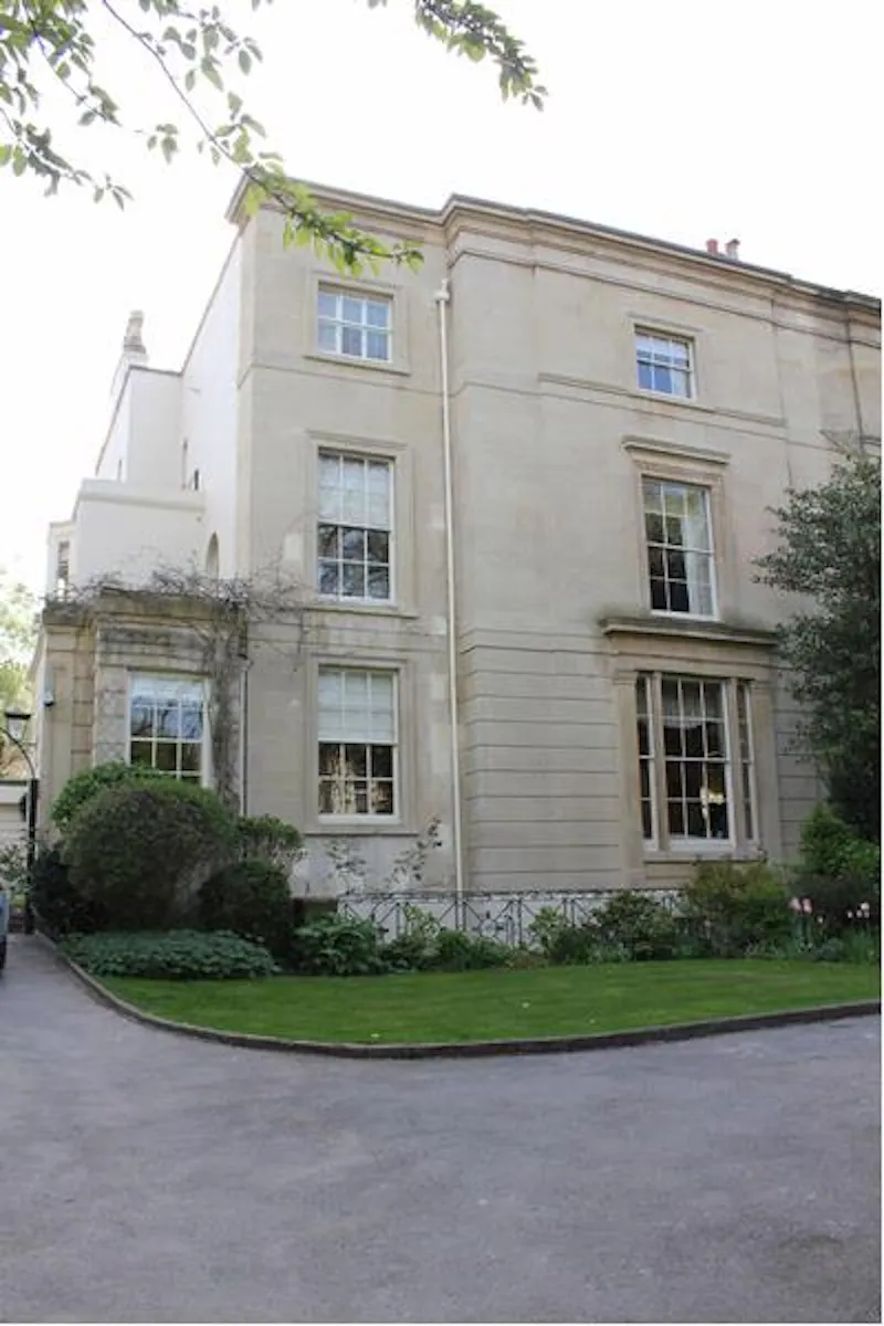 Classic townhouse in Bristol, A1267 (photo 1)