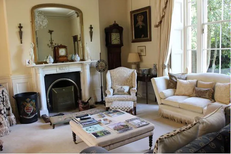 Fireplace at Classic townhouse in Bristol, A1267 (photo 4)