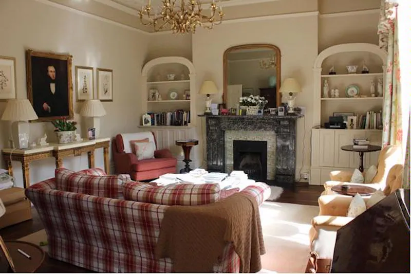 Drawing room at Classic townhouse in Bristol, A1267 (photo 10)