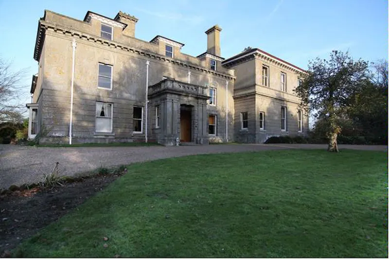 Georgian manor near Faversham, A1268 (photo 2)