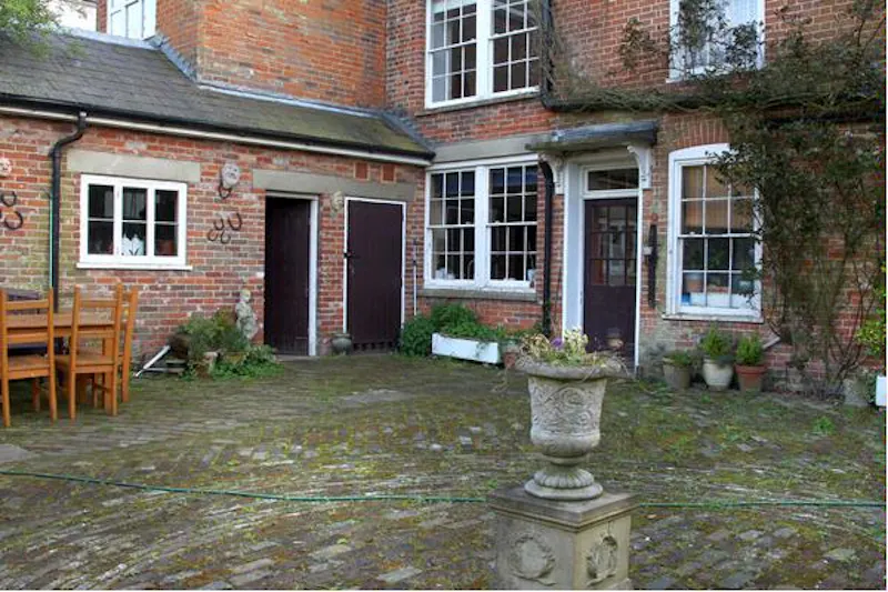 Georgian manor near Faversham, A1268 (photo 25)
