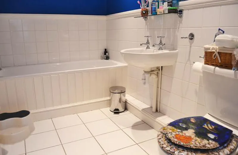 Bathroom at Stylish Wandsworth house, B1560 (photo 29)
