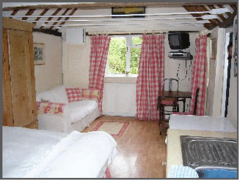 Film location C618 in Surrey (photo 10)