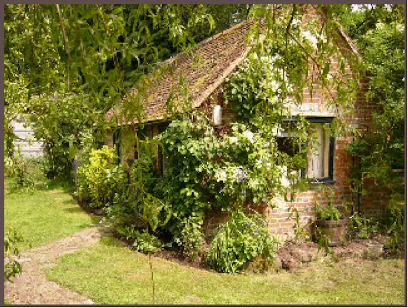 Stable / Outbuildings at Film location C618 in Surrey (photo 20)