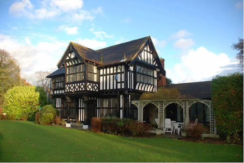 Kentish Mock Tudor sanctuary, M278 (photo 2)
