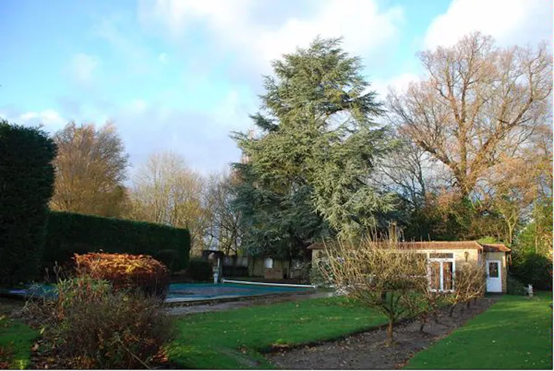 Kentish Mock Tudor sanctuary, M278 (photo 13)