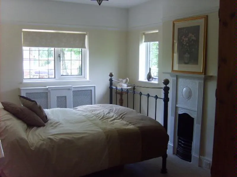 Bedroom at Taplow period family home, E356 (photo 16)