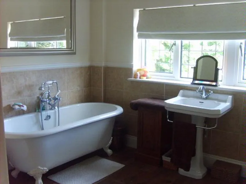 Bathroom at Taplow period family home, E356 (photo 17)