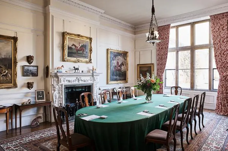 Boardroom at Grand Elizabethan manor, H118 (photo 9)