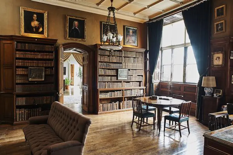 Library at Grand Elizabethan manor, H118 (photo 10)