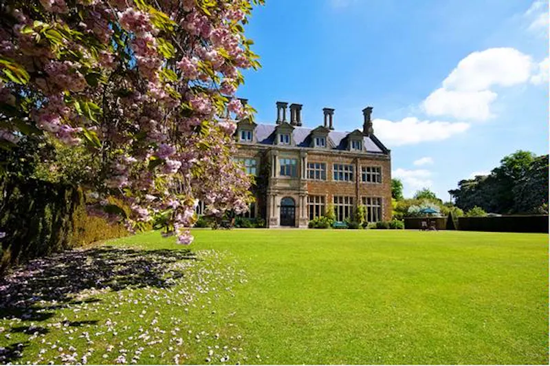 Garden at Grand Elizabethan manor, H118 (photo 17)