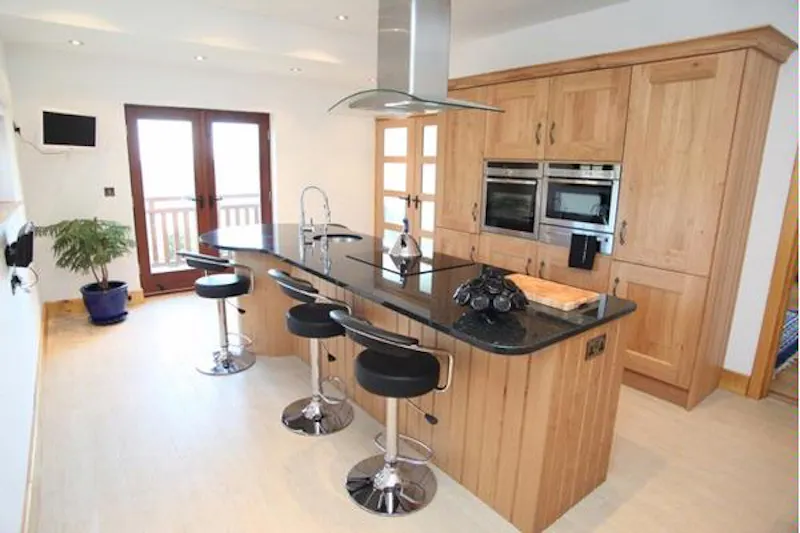 Kitchen at Film location C816 in Yorkshire (photo 4)